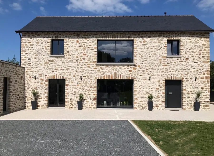 Façade rénovée par ARNAUD Façades